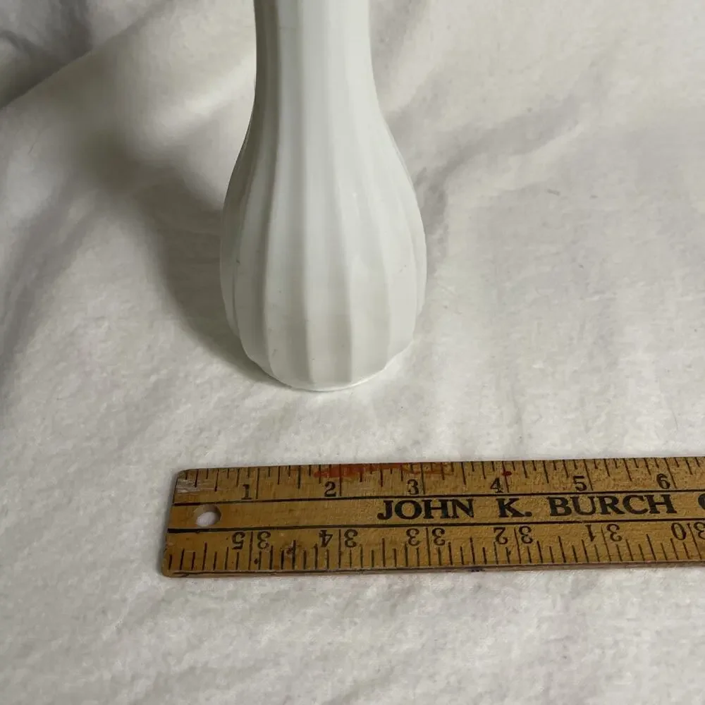 1940's Vintage Carr-Lowrey Glass Co. Milk Glass Ribbed Vase 8 5/8